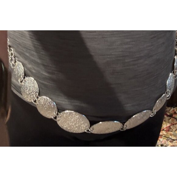 Chicos Silver Toned Concha Statement Belt XL - Picture 4 of 6